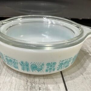 Vintage Turquoise White Amish Butterprint Casserole Dish w Lid